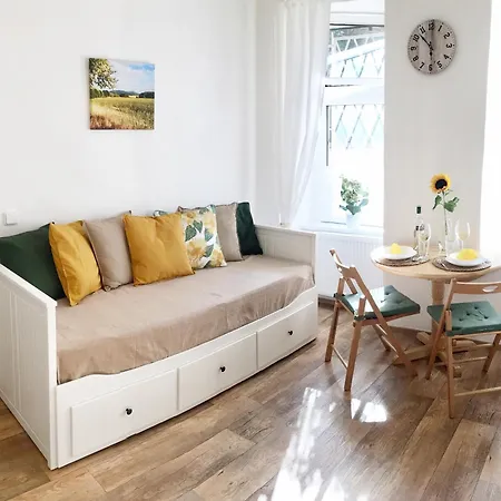 Pansiyon With Double Bed In Zizkov - Shared Bathroom