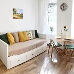 Δωμάτια σε οικογενειακή κατοικία With Double Bed In Zizkov - Shared Bathroom