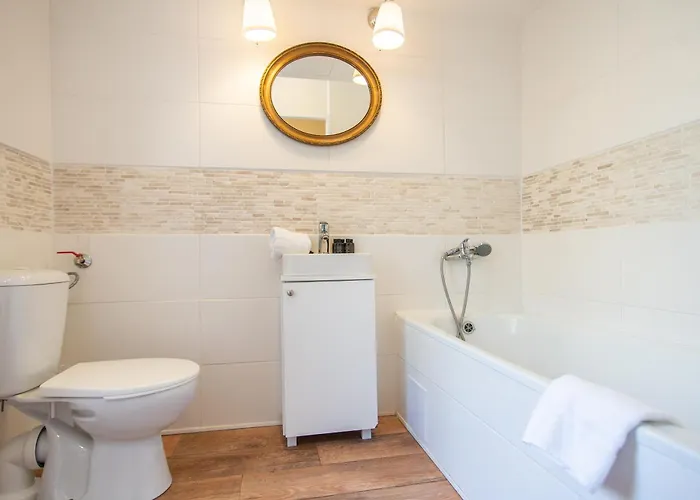Accommodatie bij particulieren With Double Bed In Zizkov - Shared Bathroom Praag